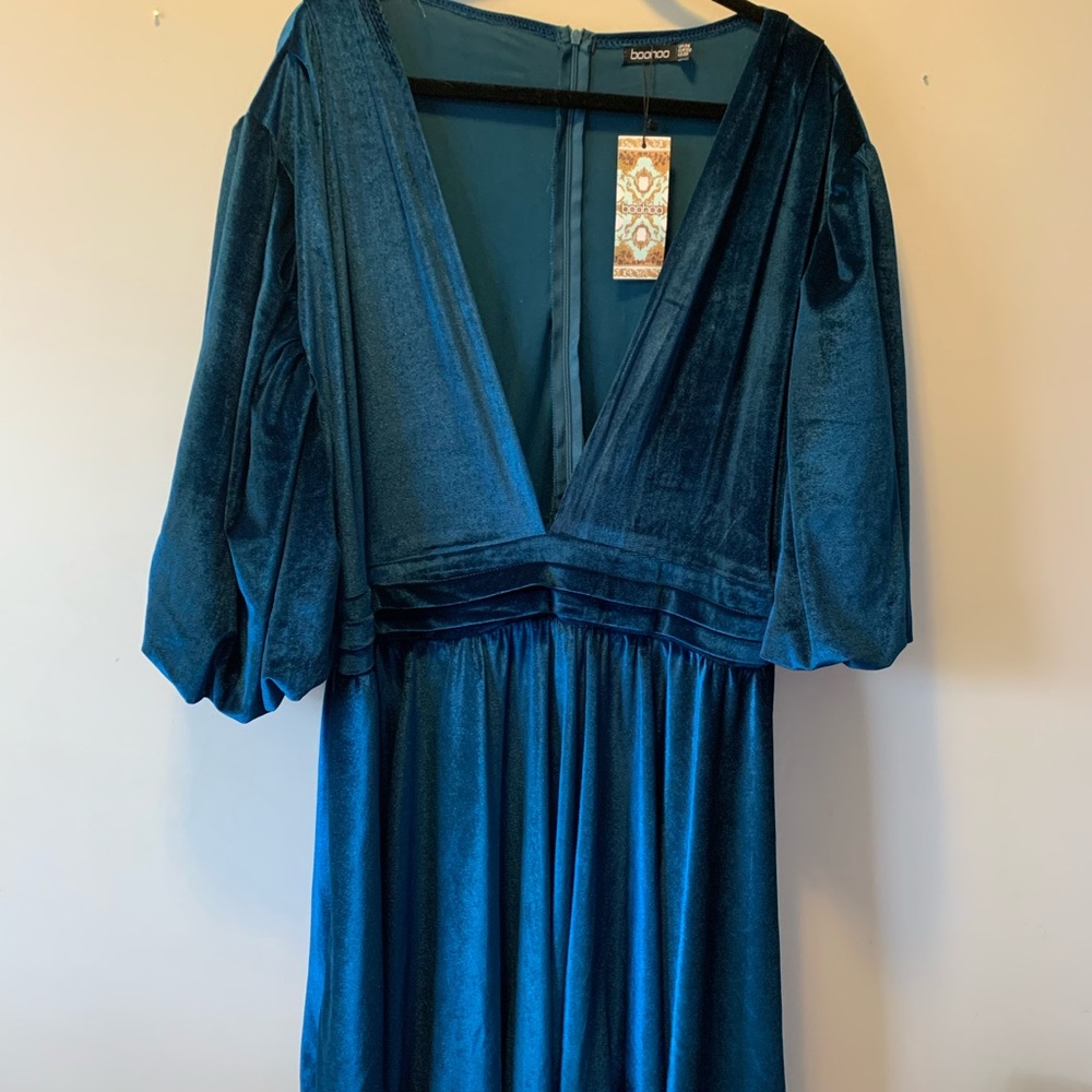 Boohoo Plus Blue Velvet Puff sleeve skater dress